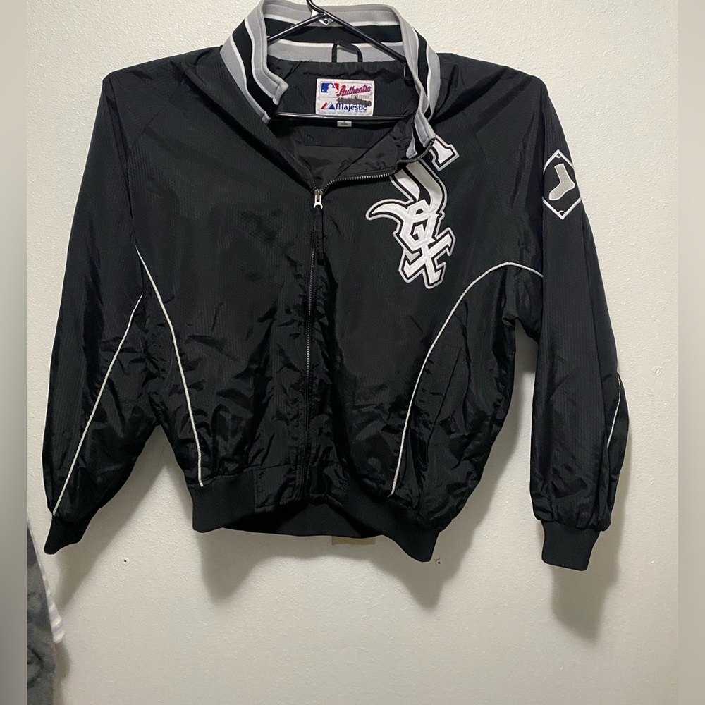 Chicago white Sox windbreaker